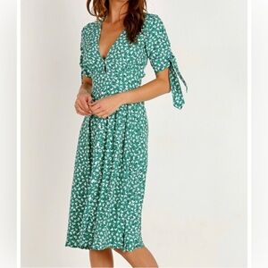 Revolve Faithfull the Brand
Nina Midi Dress Vintage Bloom Green Size 6